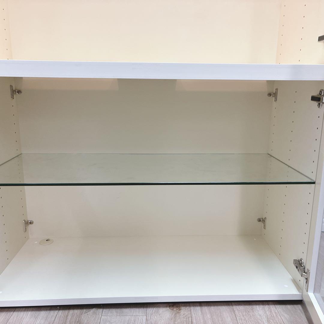 ◇大阪府 神戸市 配達料無料！arflex◇キャビネット◇ 照明付き◇ガラス扉◇