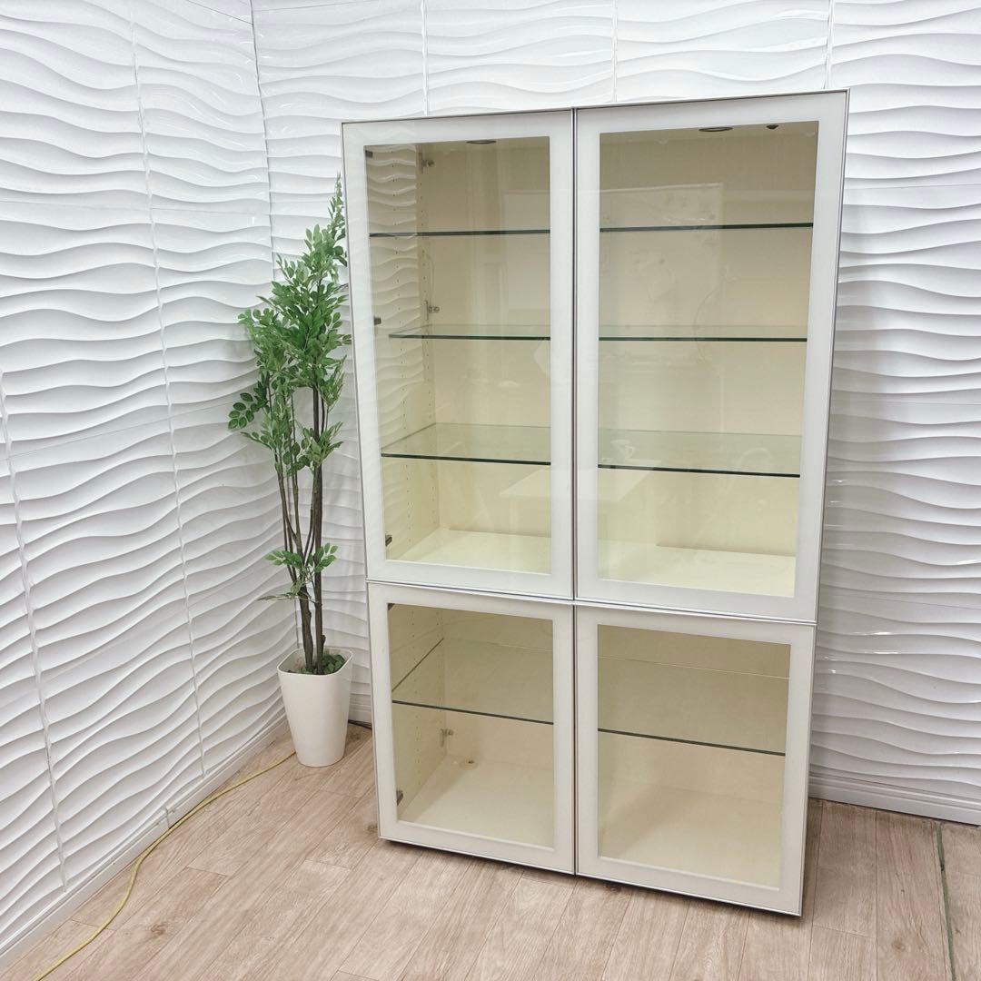 ◇大阪府 神戸市 配達料無料！arflex◇キャビネット◇ 照明付き◇ガラス扉◇