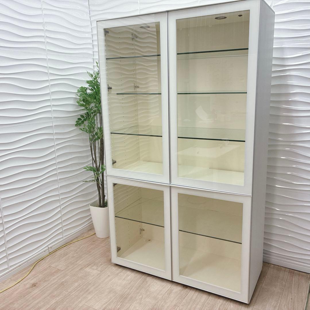 ◇大阪府 神戸市 配達料無料！arflex◇キャビネット◇ 照明付き◇ガラス扉◇