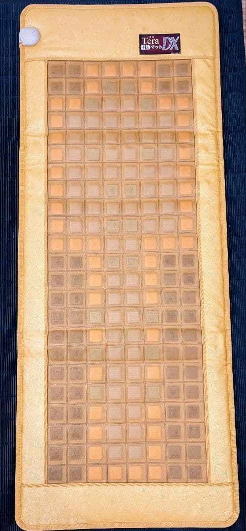 自宅で岩盤浴気分！テラヘルツプレート×4種の上位版の温熱マット