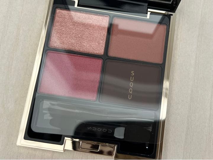 SUQQU シグニチャー カラー アイズ 限定色 恋編