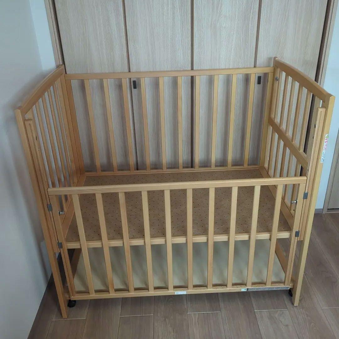 木製キャスター付きベビーベッド(YAMASAKI)＋ベットマット・防水シート