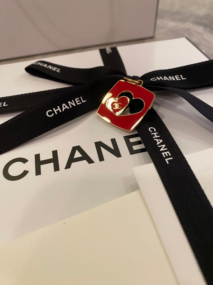 CHANELココマドモアゼルオイル バレンタイン限定セット チャーム付き