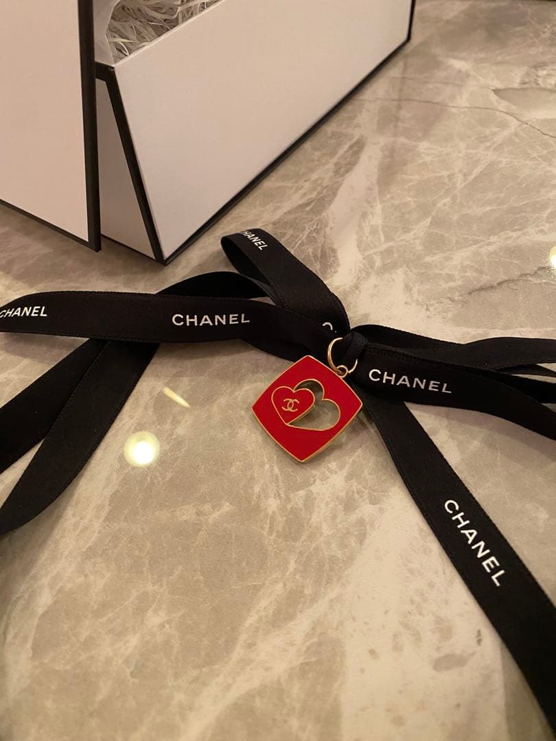 CHANELココマドモアゼルオイル バレンタイン限定セット チャーム付き