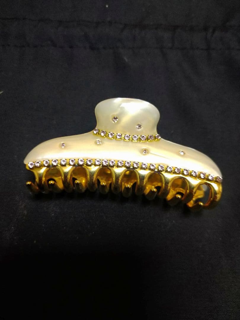 アッカ　ダブルクリスタルパールホワイトゴールドヘアクリップ