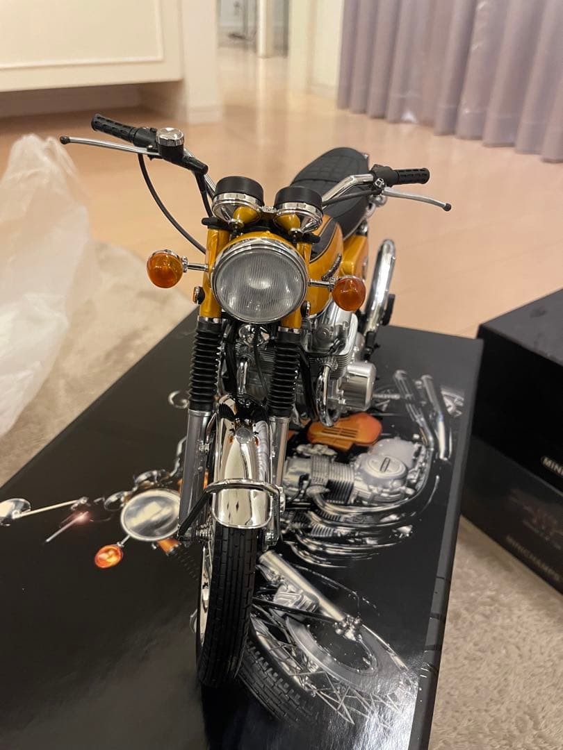 MINICHAMPS Honda CB 750 オレンジ 1/6