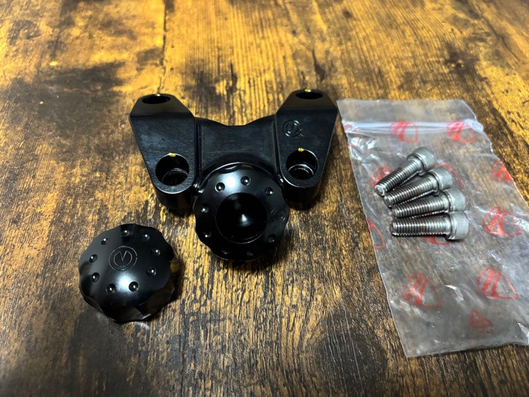 ストリートファイターV4 モトコルセ ユニバーサルマウントベース/ボックスナット