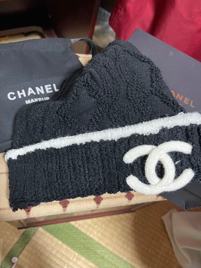 CHANELロゴニット帽子