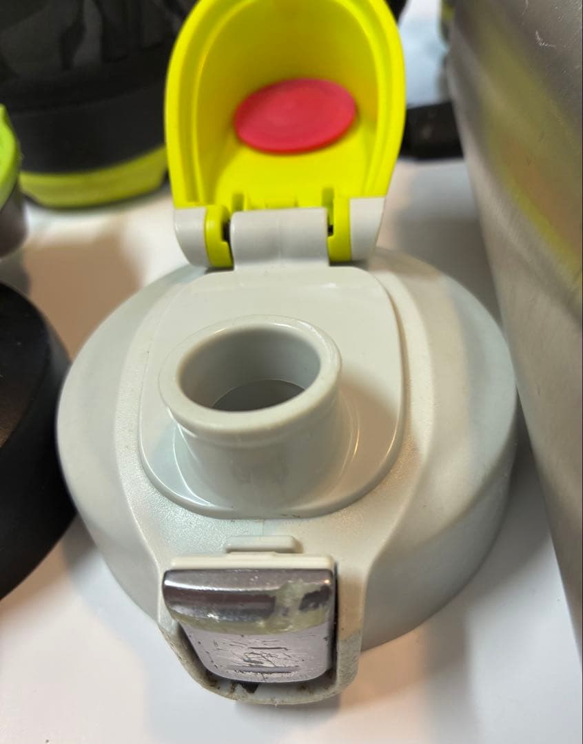 ハ*ル様 TIGER SAHARA 水筒&ポーチブラック・イエロー 1.0L 中