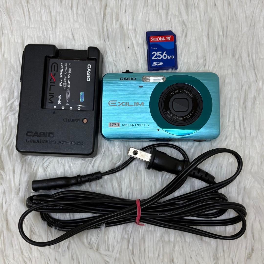 美品　CASIO カメラ　EX-Z90 充電器　ブルー　コンデジ　動作品