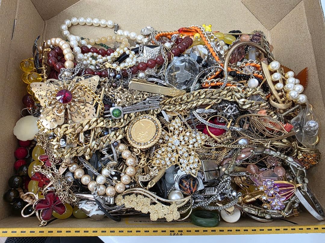 アクセサリーまとめ売り　2.1キロ