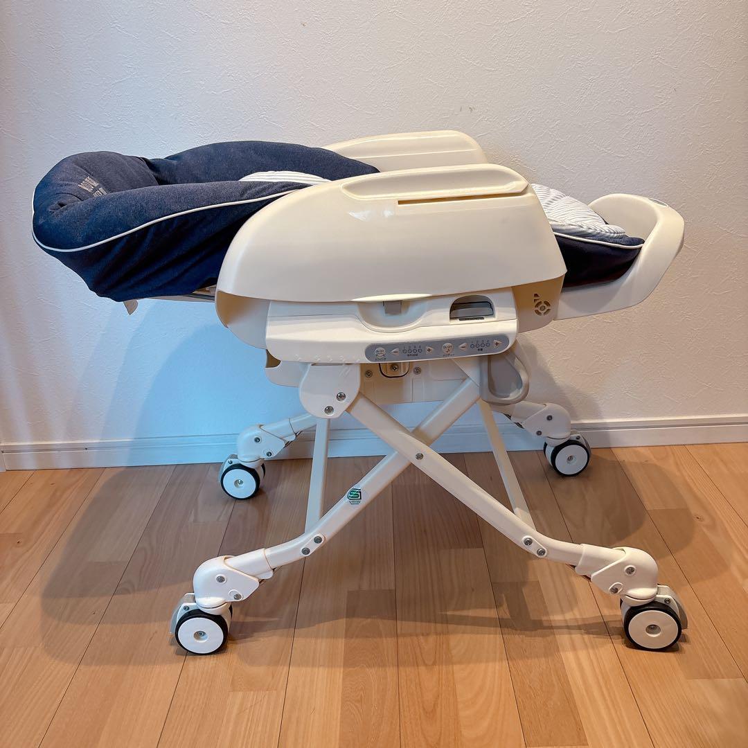 コンビ　電動ハイローチェア　ネムリラ4キャス　AUTO SWING combi