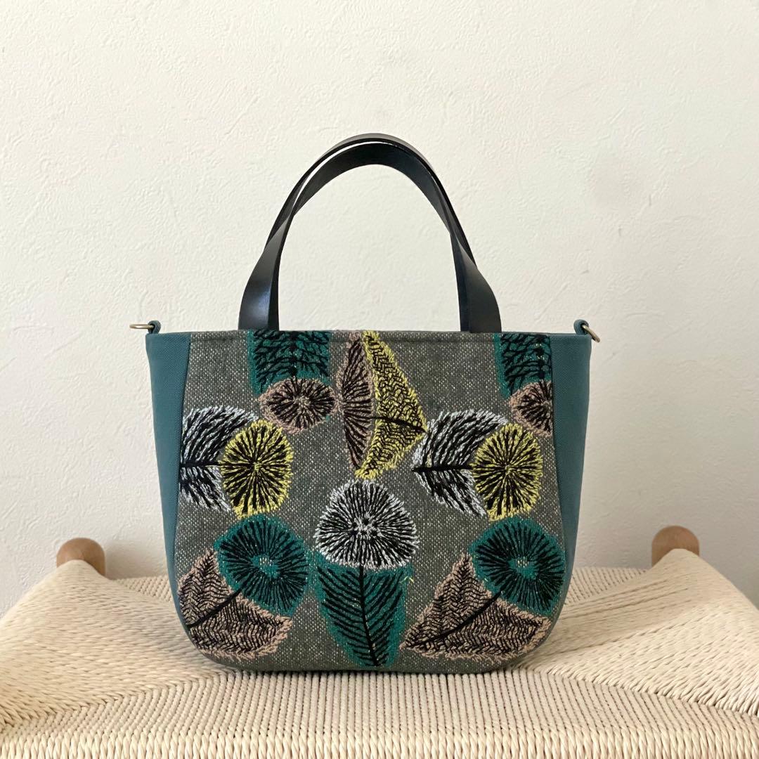 ⚮̈ミナペルホネン　hana no mi まるっこかくれんぼトート