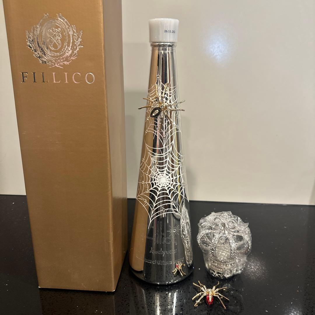 FILLICO クモの巣デザインボトル