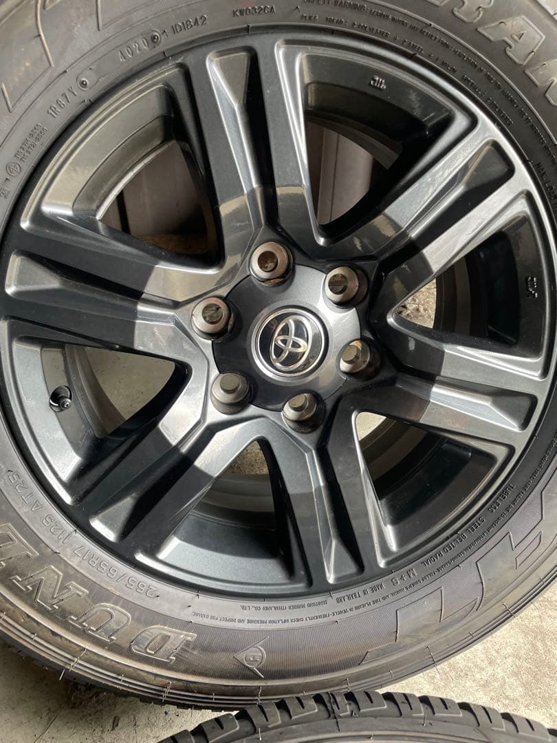 ハイラックス　純正ホイール