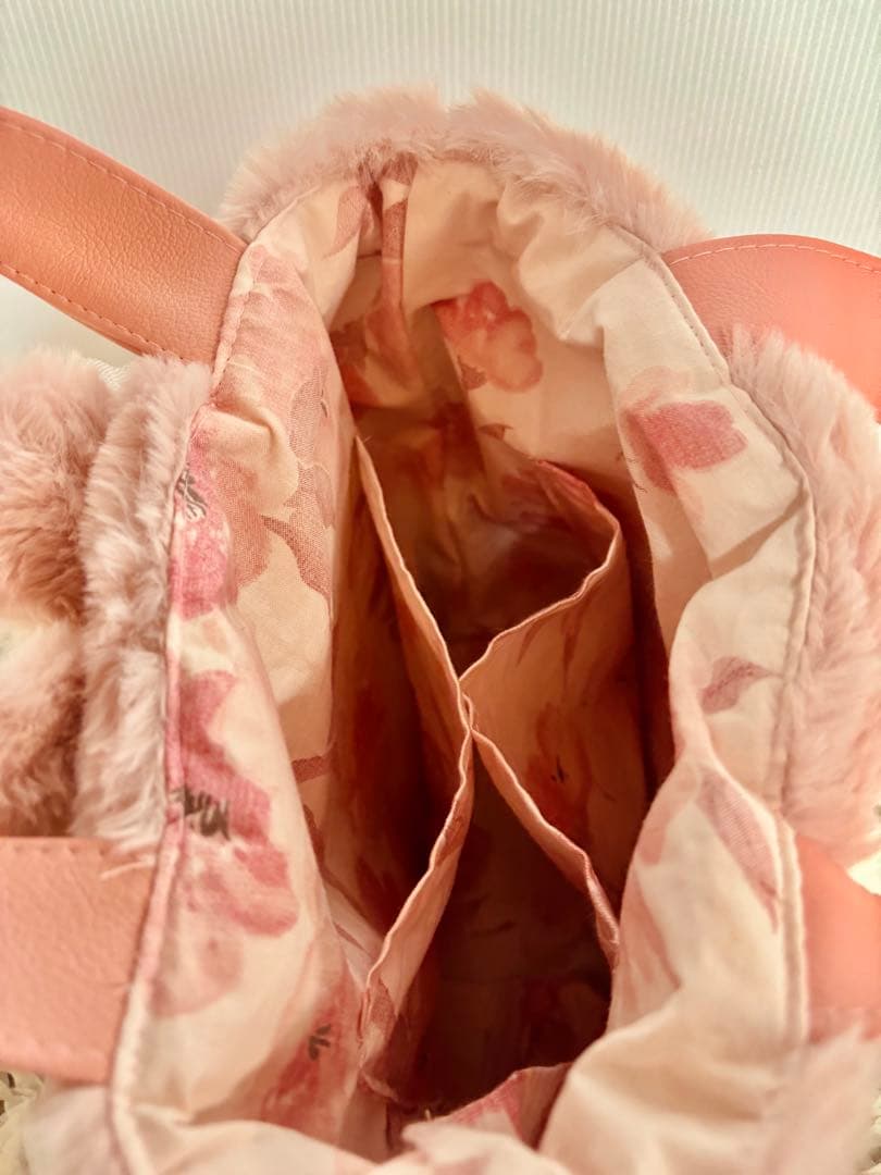 コヤンイサムチョン　フェイクレザーピンクのトートバッグ