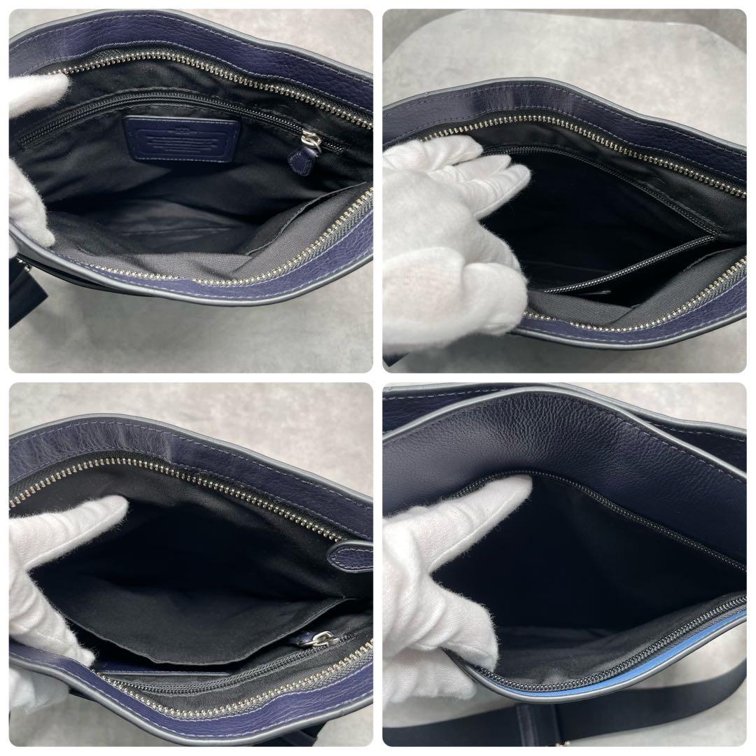 バッグ COACH Leather Navy Blue Crossbody Bag