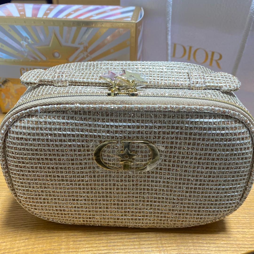 Dior クリスマスコフレ ディオール スノー エッセンス ホリデー 2025