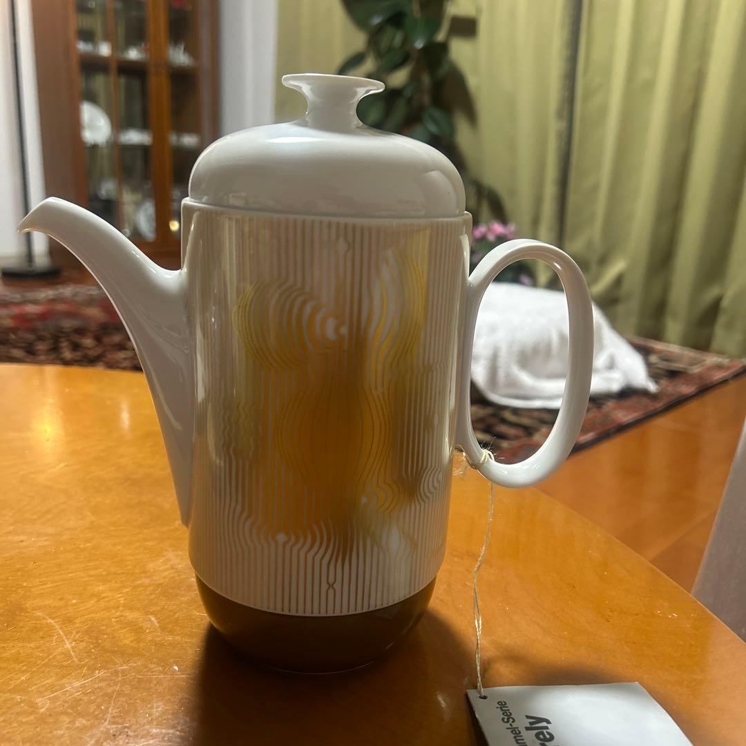 ヴィクトル・ヴァザルリ（Victor Vasarel）のローゼンタールのポット