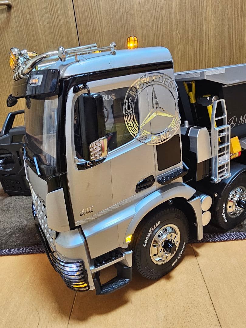 タミヤ　ベンツ AROCS　4151 8×4 フルオペレーション　セット