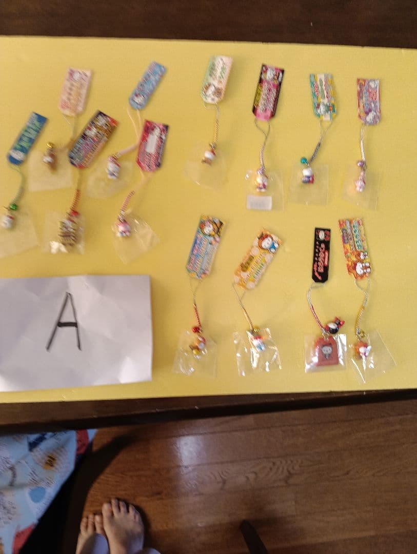 A　ご当地ハローキティファスナーストラップなど日本全国47都道府県制覇　＋１個