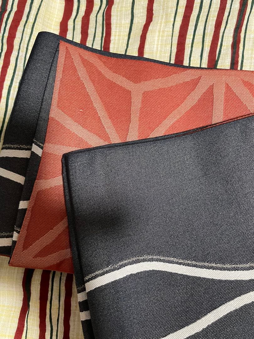 utatane 綿麻 先染めベージュ レトロ赤のよろけ縞　浴衣と帯セット