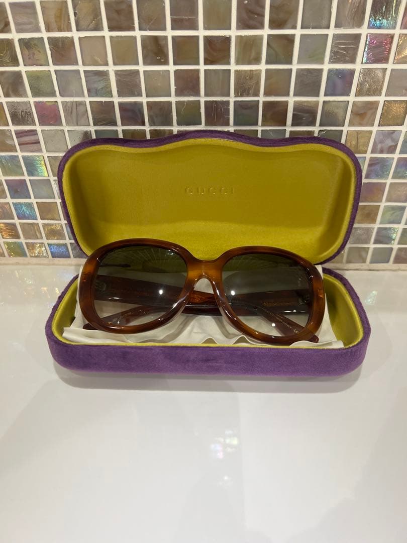 Gucci グッチ　ブラウン サングラス　ケース付き