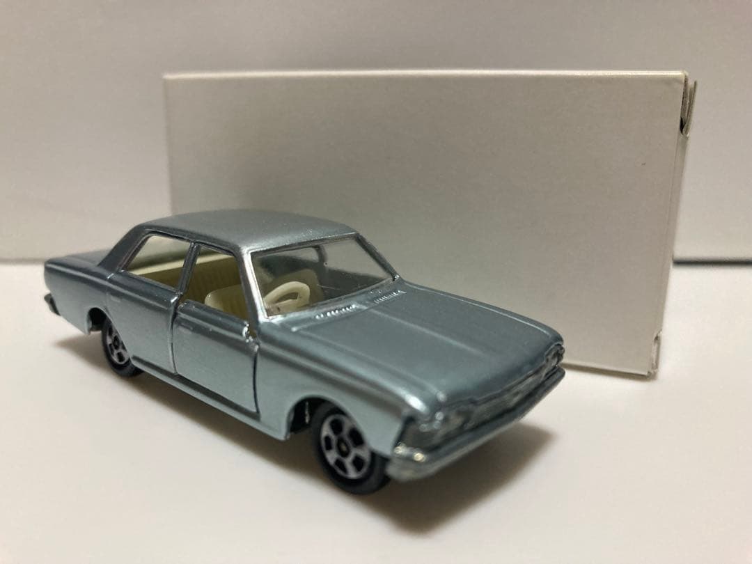 トミカ　日本製　クラウン　スーパーデラックス　1Aホイール　メタブルー