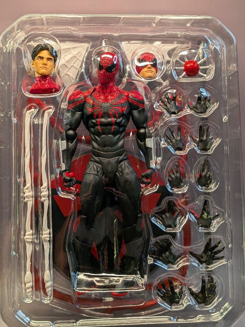 MESS TOYS製のスーペリア・スパイダーマン1/12スケール新しい未開封