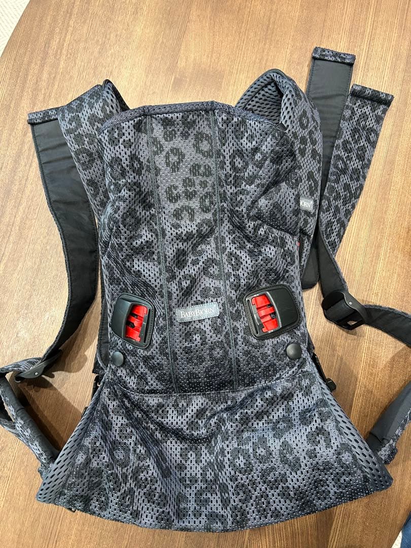 ブラック・ヒョウ柄 抱っこ紐