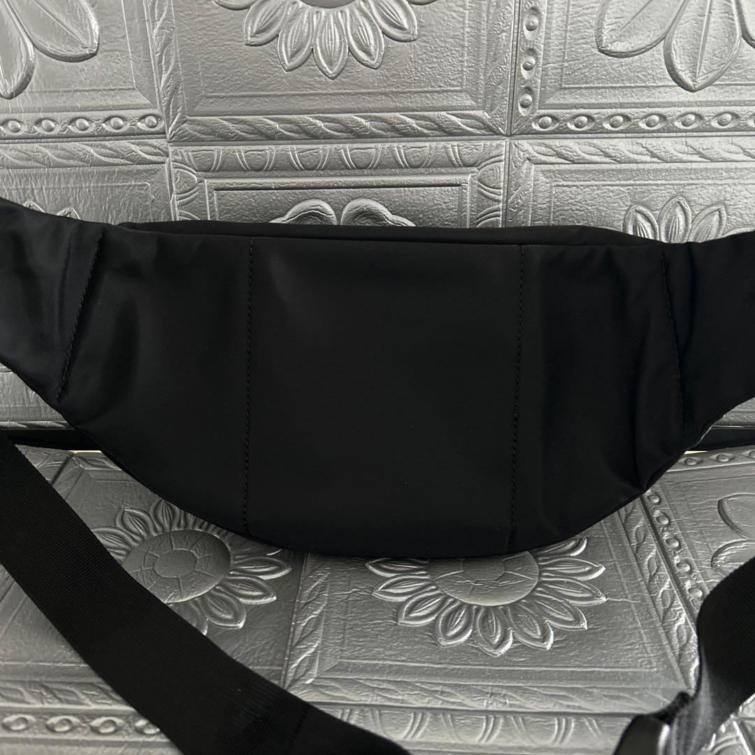 マリークワント ボディバッグ ウエストバッグ デイジー ブラック