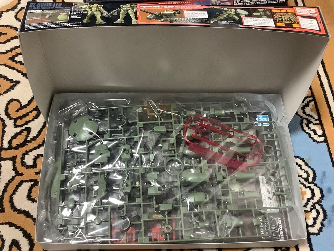 t*a様 【未組立】ガンプラHG7個.RG2個セット+1