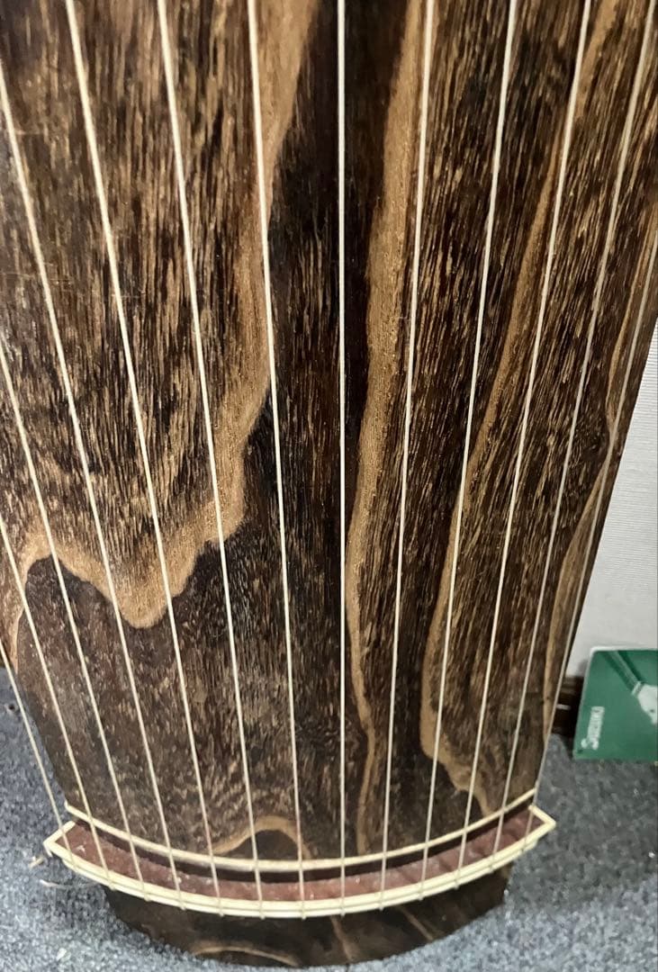 さ　13弦お琴です。並甲、すだれ彫り 琴柱他一式付き