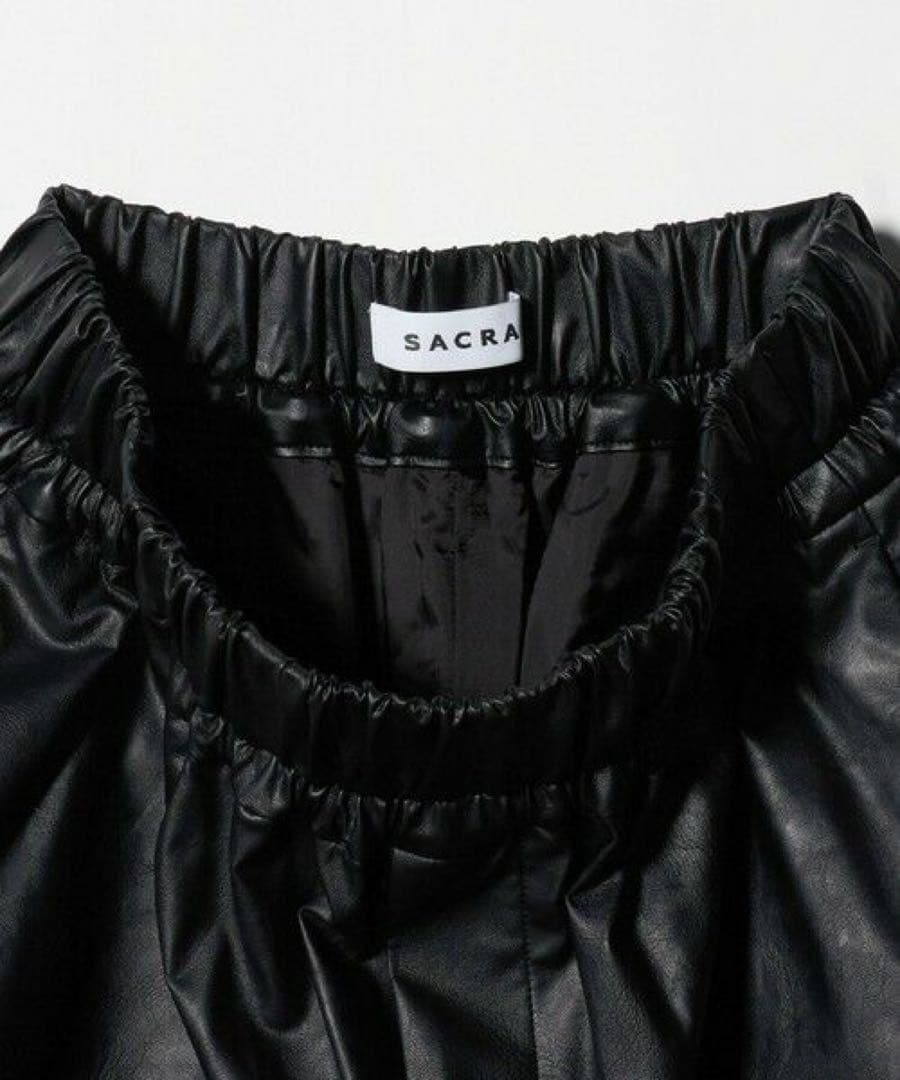 【早い者勝ち】美品【SACRA】レザーライク パンツ36