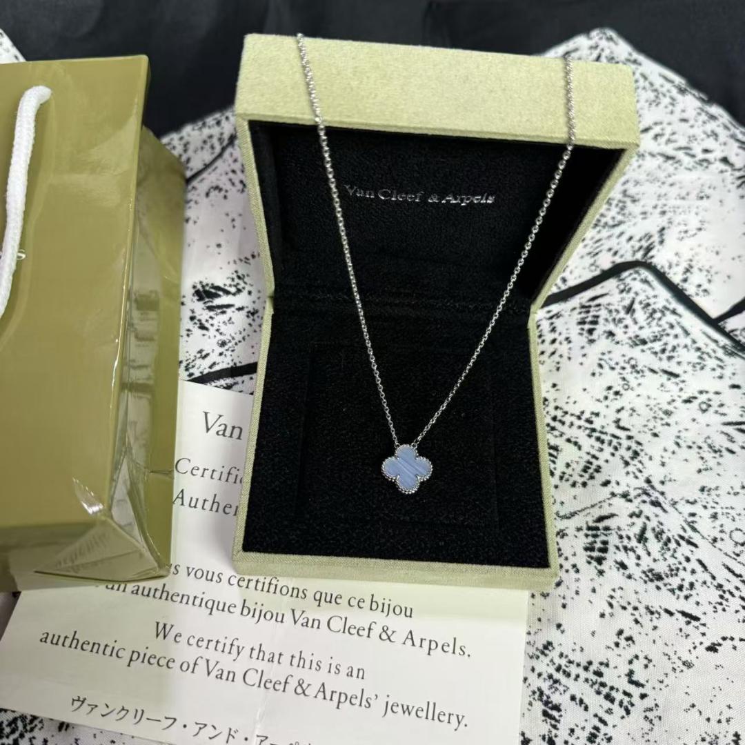 Van Cleef & Arpels 青 クローバーネックレス@2