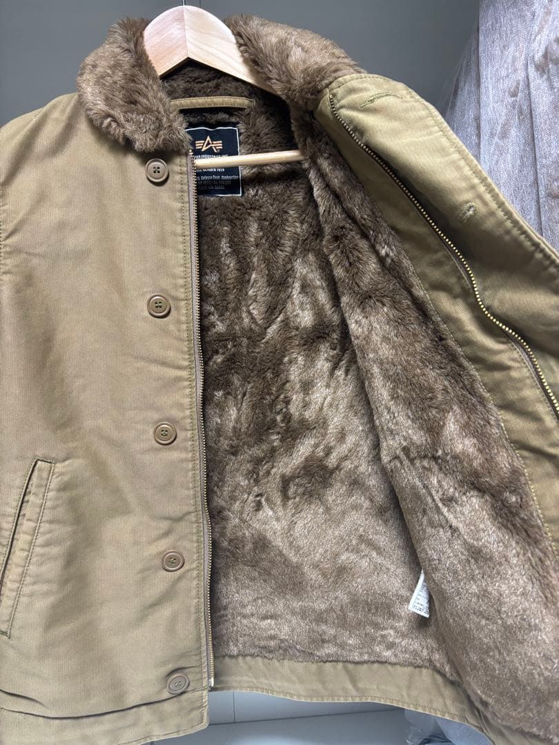 アルファインダストリーズ　デッキジャケット