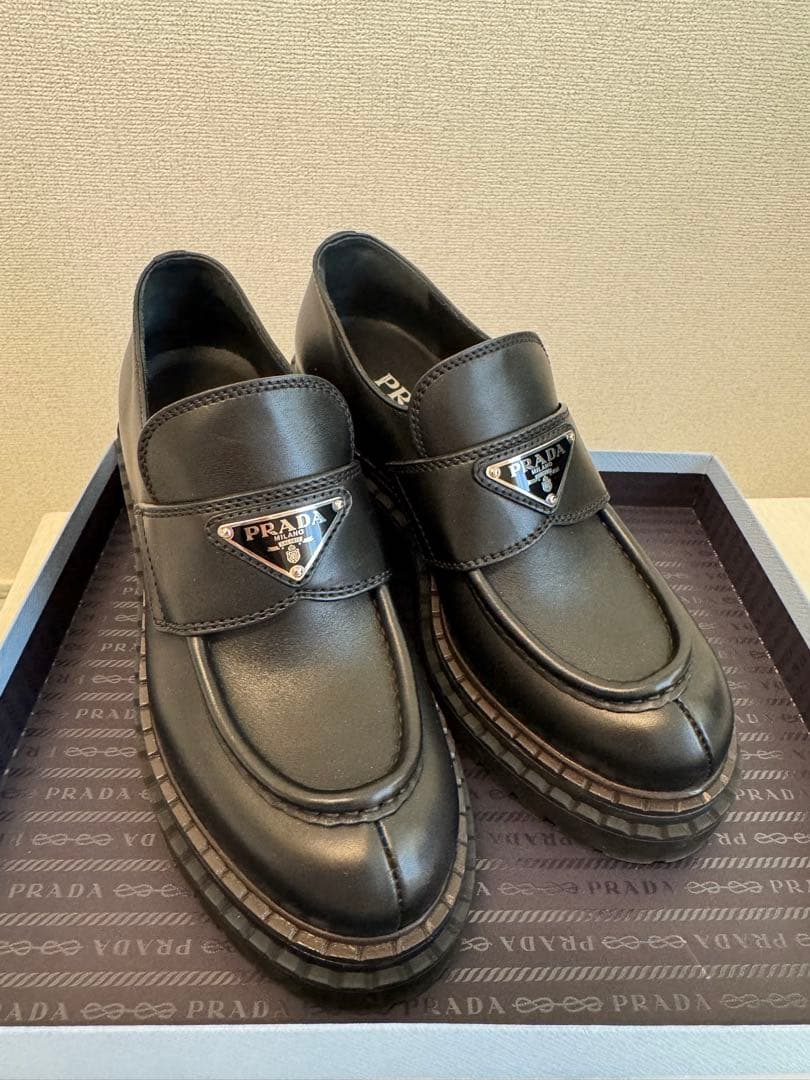 【美品】プラダ レザーローファー