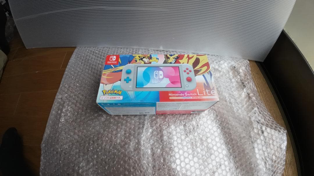 中古 Nintendo Switch Lite ポケモンデザイン　電源ケーブル付