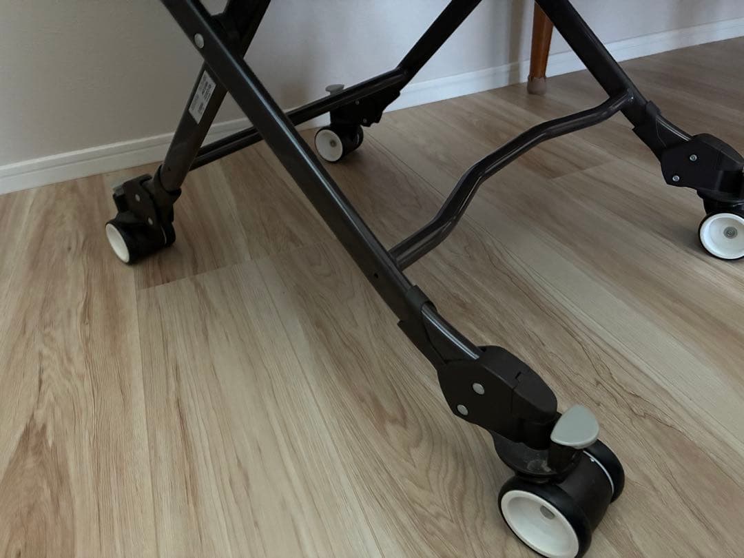 Aprica アップリカ　電動　ハイローチェア　ユラリズム　オートライト