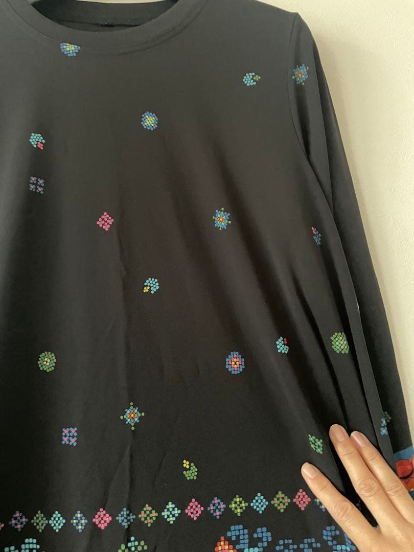 トクコプルミエブォル/カラフル幾何学模様の長袖Aラインチュニック(訳あり)