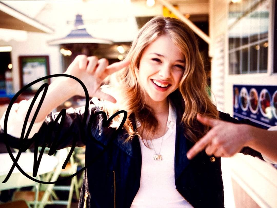 セール中…クロエ・グレース・モレッツ直筆サイン入り2Lサイズ写真…