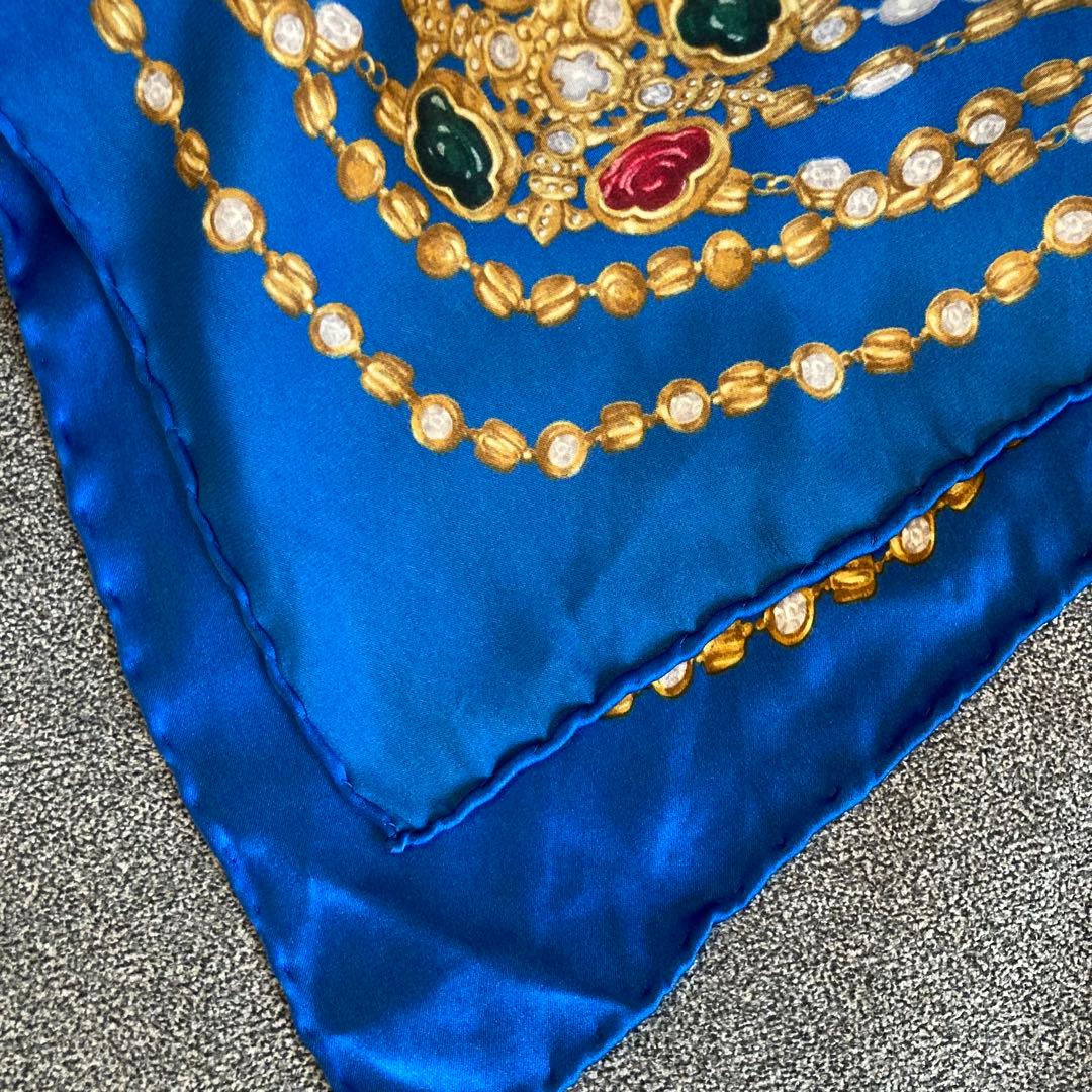 CHANEL シャネル チェーン 宝石柄 スカーフ ブルー