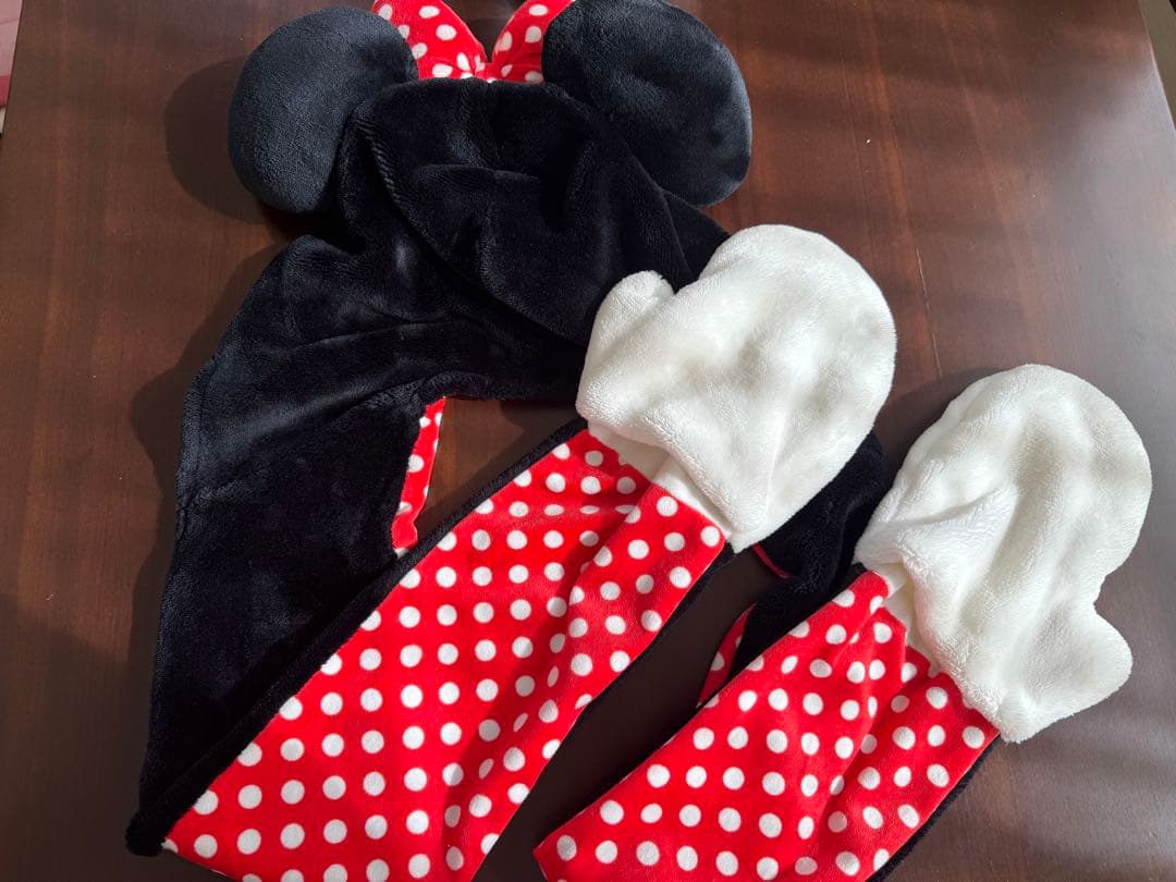 ミニーマウス ファンキャップマフラー耳付きフリース帽子 手袋付き