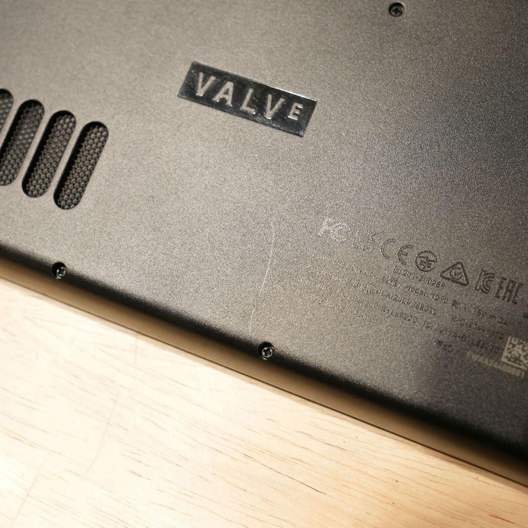 SteamDeck 256GB LCD（Docking Station付き）