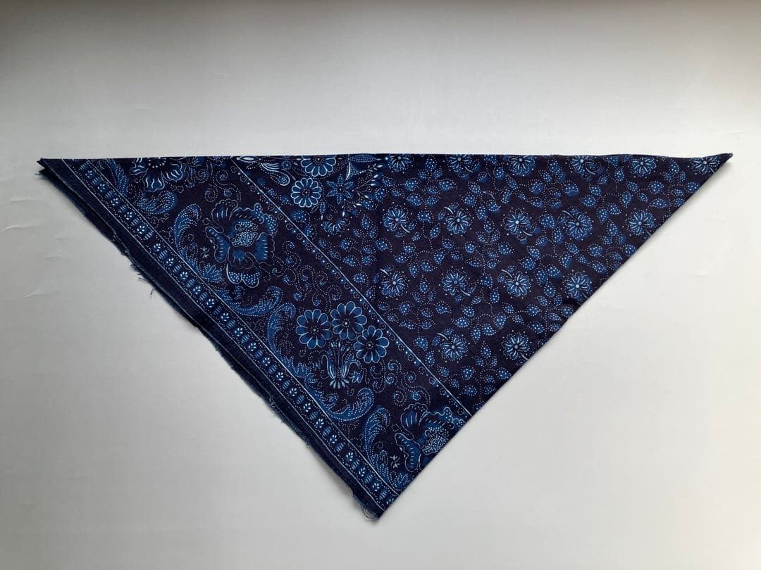 南仏　アンティーク　花模様のインディゴ　スカーフ　ニーム