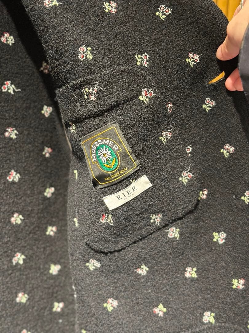 RIER WALKER GILLETブラック花柄ベスト