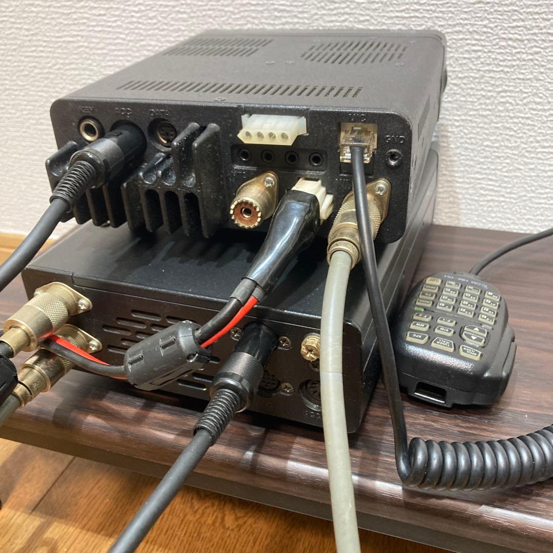 ICOM IC-7000M(トランシーバー)+AT-180(アンテナチューナー)