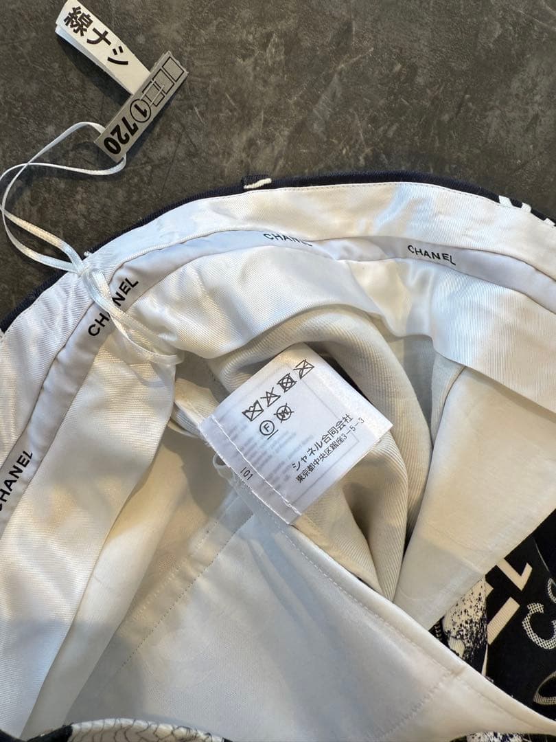 CHANELシャネル　ロゴカメリア　ココマークボタン　ハイウエストショートパンツ