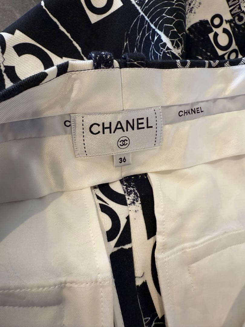CHANELシャネル　ロゴカメリア　ココマークボタン　ハイウエストショートパンツ