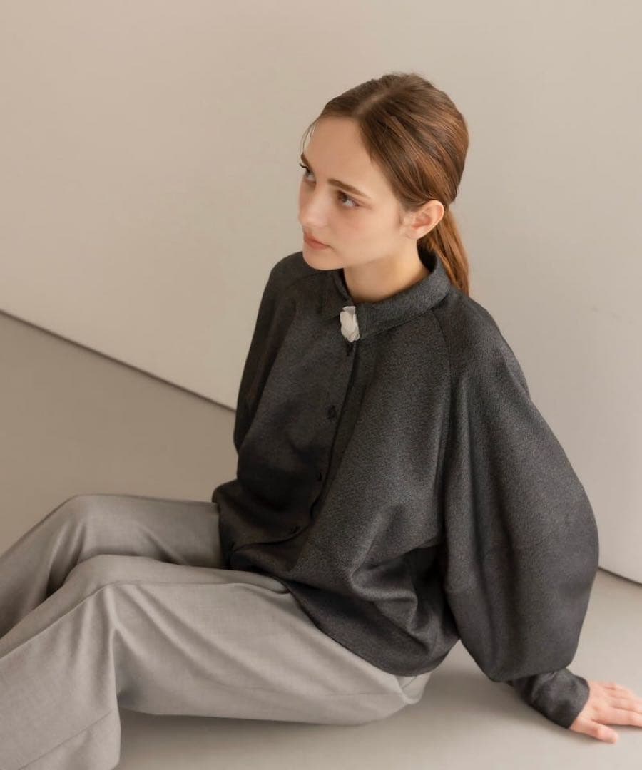 極美品 OHGA 2024AW TWEED BLOUSE コサージュ付 ツイード